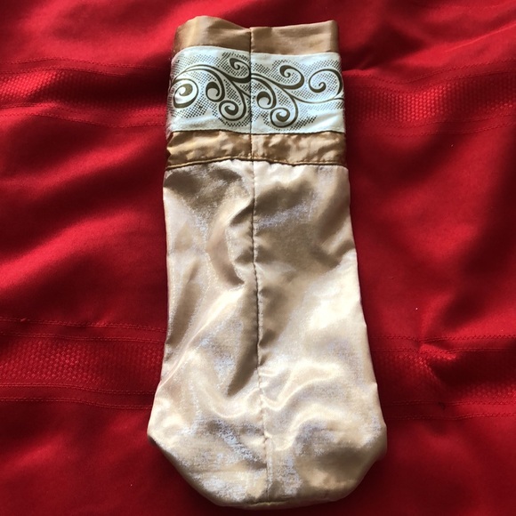 Given as a Gift to a Lovely Lady! Beautiful Bottle Bag - Picture 3 of 8